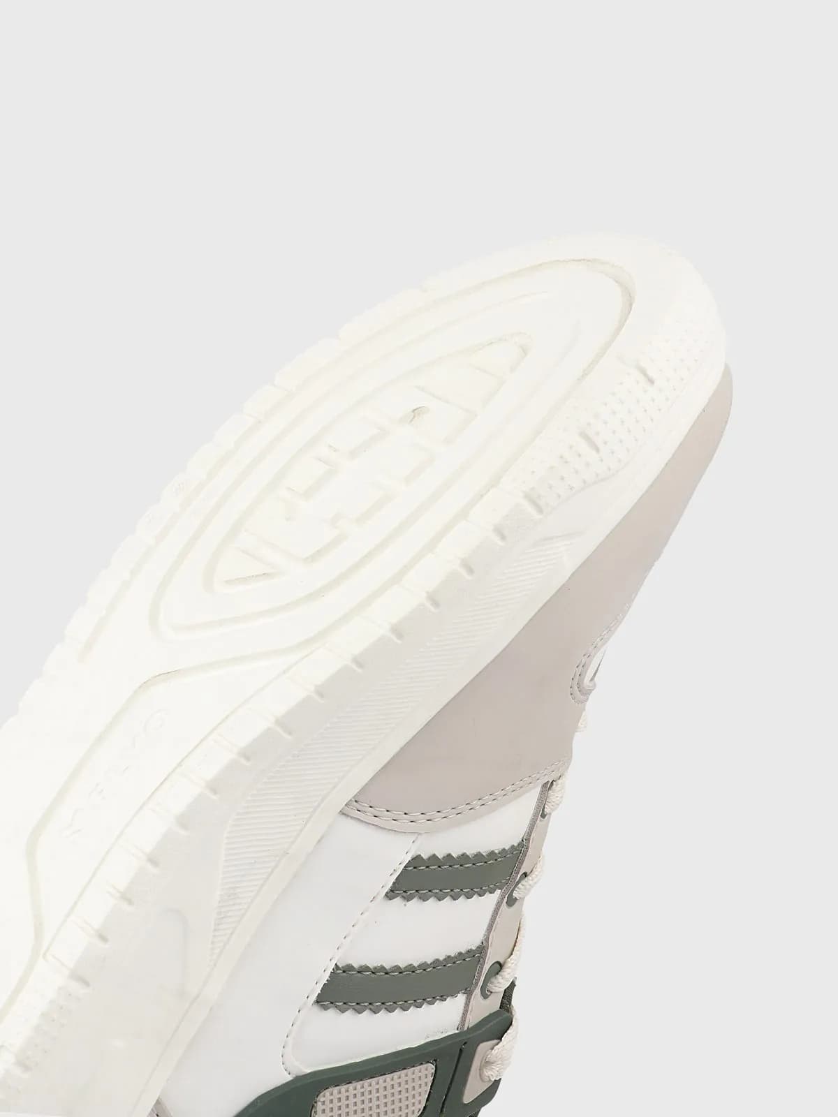 Surge Men's Sports Sneakers
Black