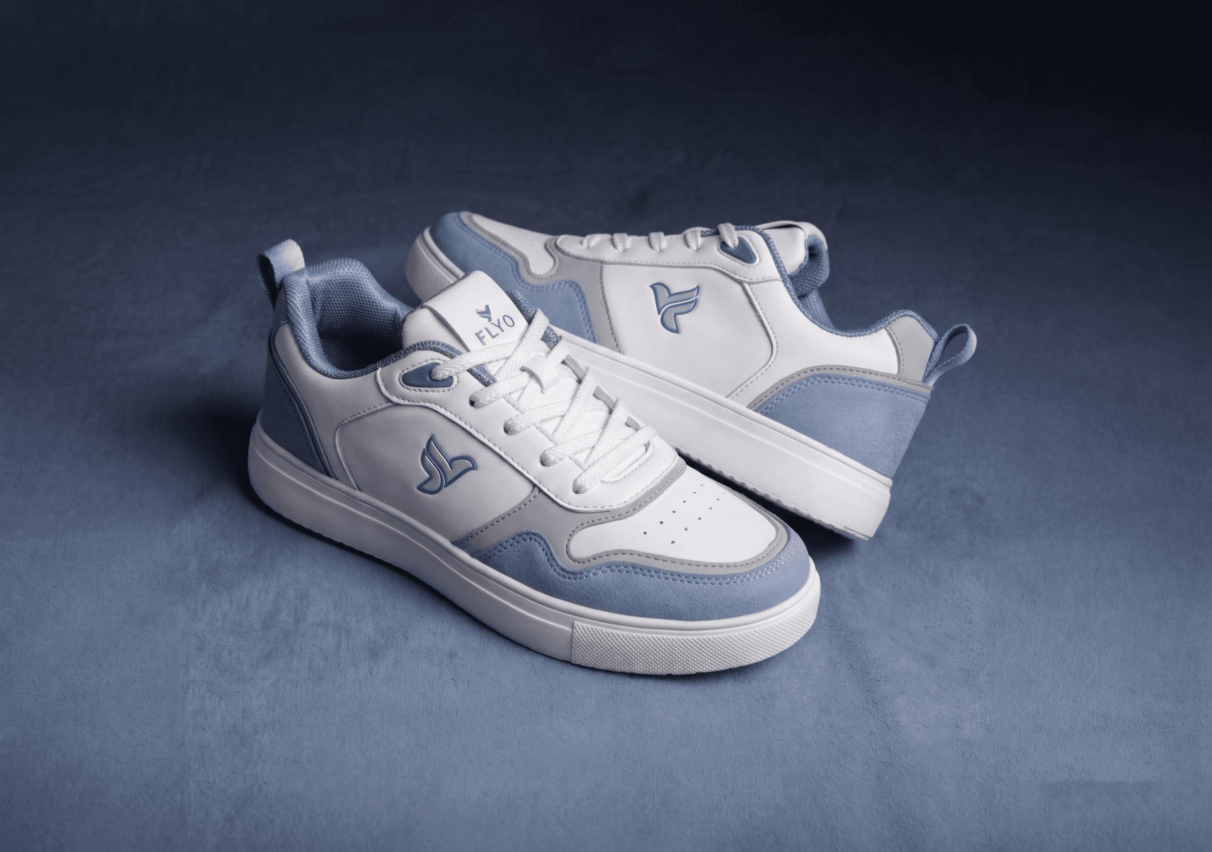 White and blue Flyo sneakers